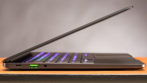 kompaktnyj-ultrabuk-razer-blade-stealth-s-korpusom-dlya-videokarty